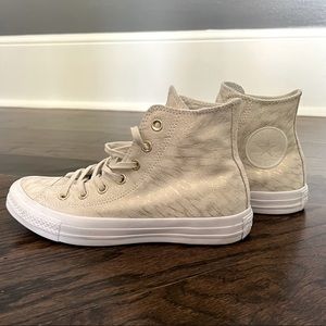Converse - Womens Chuck Taylor - high top